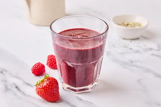 Boisson aux fruits rouges, fraises et framboises
